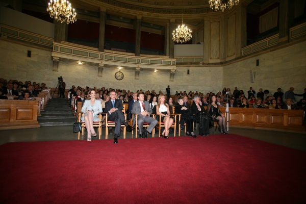 Photo Flash: George Costacos Award Gets Presented to Ms. Marianna Vardinogianni Image