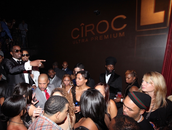 Photo Flash: Diddy Rings in the New Year at LAX Nightclub Image