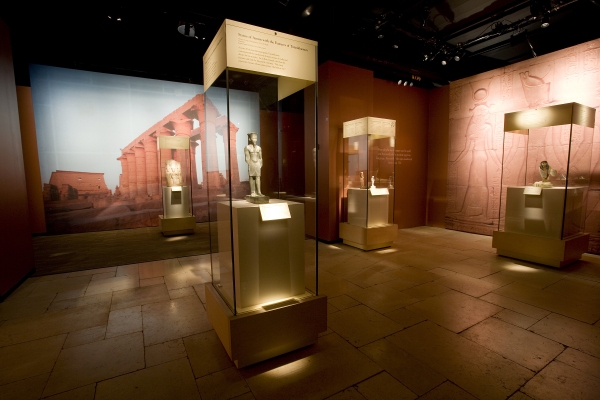Photo Flash: King Tut Times Square Exhibition Image