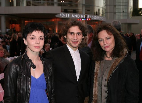 Natalia Osipova and Ivan Vasiliev pose with actress Jacqueline Bisset Photo