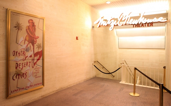 Photo Coverage: OTHER DESERT CITIES Arrivals Image