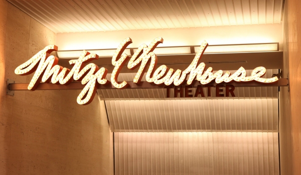 Photo Coverage: OTHER DESERT CITIES Arrivals Image