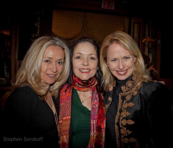 Photo Coverage: Raissa Katona Bennett Opens at FEINSTEINS 