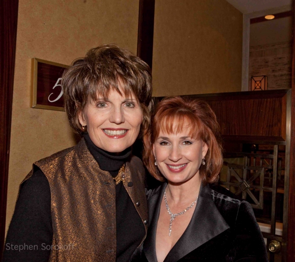 Photo Coverage: Raissa Katona Bennett Opens at FEINSTEINS Image