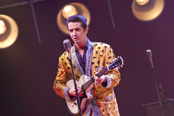 Photo Coverage: Kathie Lee Gifford Visits MILLION DOLLAR QUARTET Image