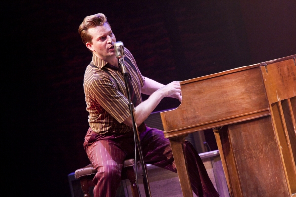 Photo Coverage: Kathie Lee Gifford Visits MILLION DOLLAR QUARTET Image