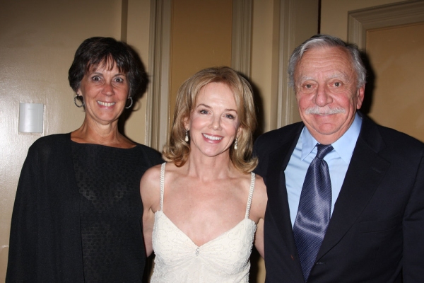 Photo Flash: Linda Purl Plays Feinstein's Image