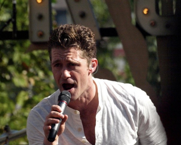 Photo Coverage: Matthew Morrison in Concert at the Grove Image