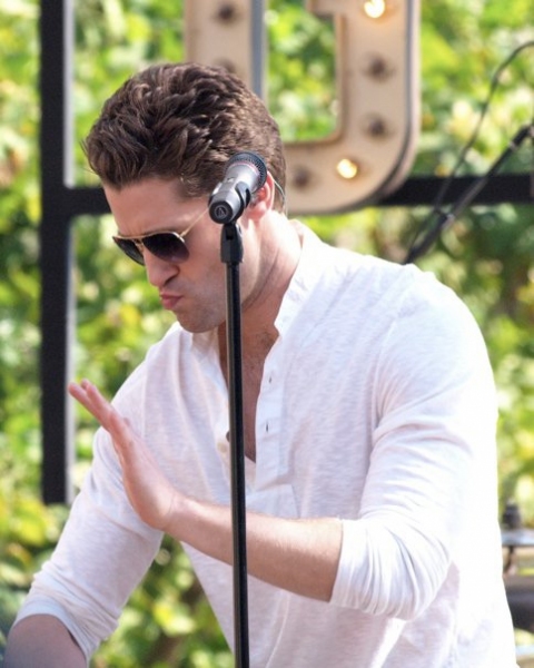 Photo Coverage: Matthew Morrison in Concert at the Grove Image