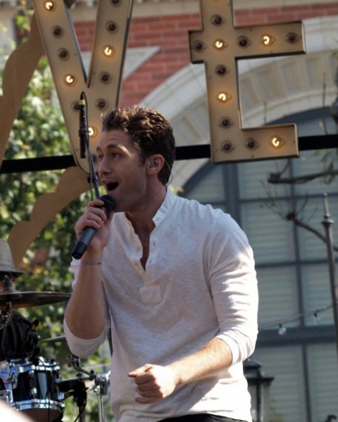 Photo Coverage: Matthew Morrison in Concert at the Grove Image