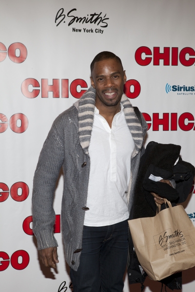 Photo Coverage: CHICAGO Celebrates Facebook Fan Day Image