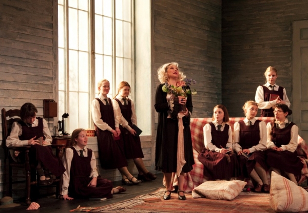 Photo Flash: Keira Knightley, Elizabeth Moss Lead THE CHILDREN'S HOUR Image