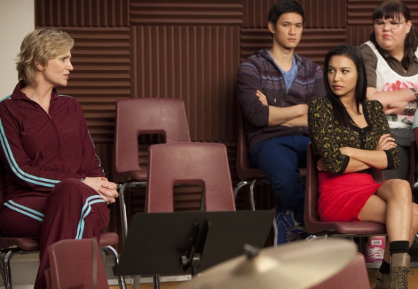 Sue Jane Lynch, L sits in on a glee club rehearsal in the "Comeback" episode of GLEE  Photo