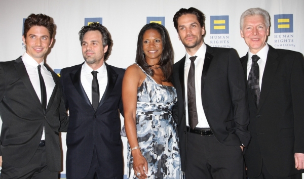 Photo Coverage: PRISCILLA, Ruffalo et al. Honor Moore at NY Human Rights Gala Image
