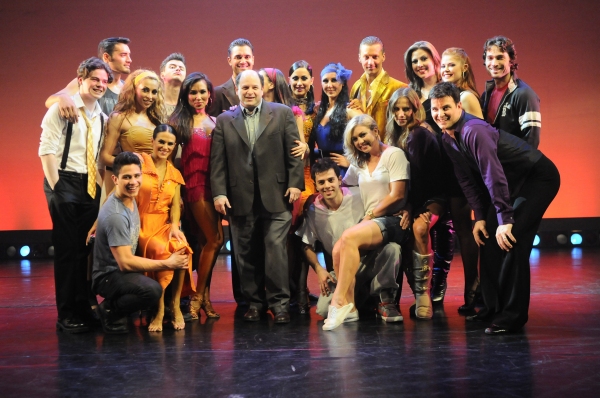 Jason Alexander on stage with Cast of BWAT Photo