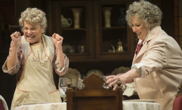 Photos: Betty Buckley & Tovah Felshuh in ARSENIC & OLD LACE at DTC Image