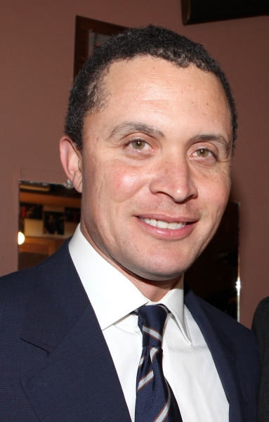 Photo Coverage Exclusive: Harold Ford Jr. visits James Earl Jones Image