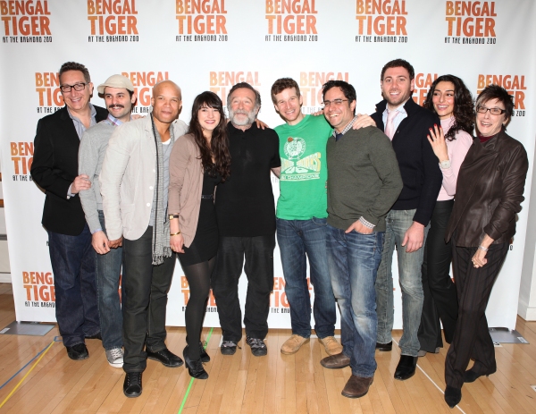 Photo Coverage: Robin Williams & BENGAL TIGER AT THE BAGHDAD ZOO Meet the Press! Image