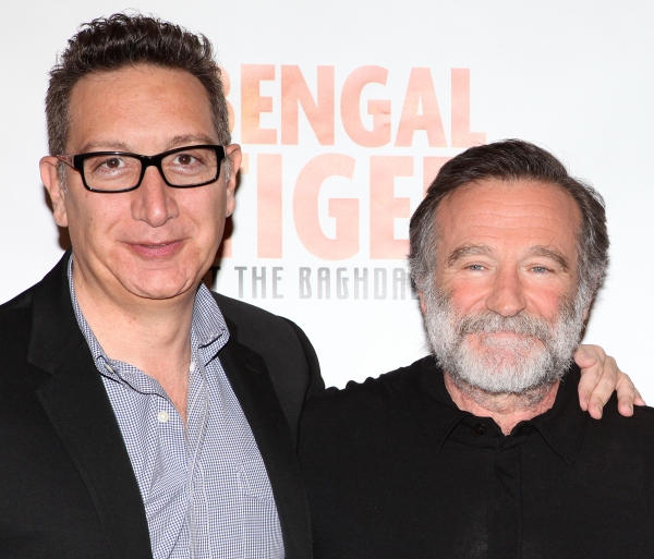 Photo Coverage: Robin Williams & BENGAL TIGER AT THE BAGHDAD ZOO Meet the Press! Image