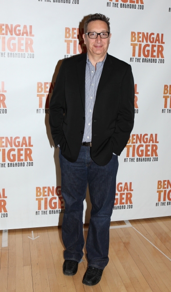 Photo Coverage: Robin Williams & BENGAL TIGER AT THE BAGHDAD ZOO Meet the Press! Image