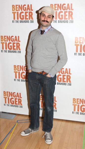Photo Coverage: Robin Williams & BENGAL TIGER AT THE BAGHDAD ZOO Meet the Press! Image