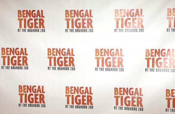 Robin Williams attend the 'Bengal Tiger at The Baghdad Zoo' Meet & Greet during Rehea Photo