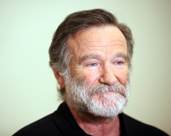 Photo Coverage: Robin Williams & BENGAL TIGER AT THE BAGHDAD ZOO Meet the Press! Image