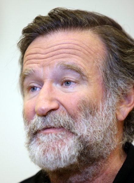 Photo Coverage: Robin Williams & BENGAL TIGER AT THE BAGHDAD ZOO Meet the Press! Image