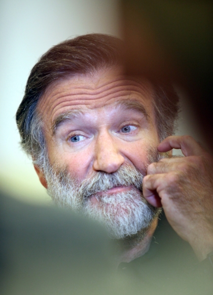 Photo Coverage: Robin Williams & BENGAL TIGER AT THE BAGHDAD ZOO Meet the Press! Image