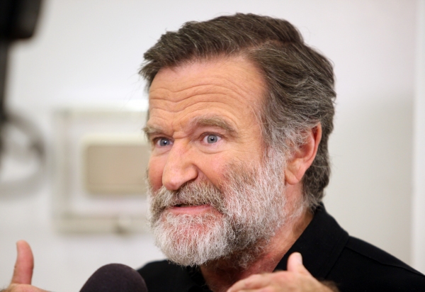 Photo Coverage: Robin Williams & BENGAL TIGER AT THE BAGHDAD ZOO Meet the Press! Image