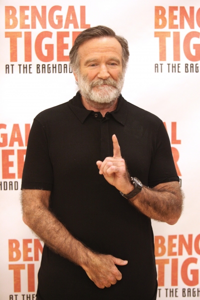 Photo Coverage: Robin Williams & BENGAL TIGER AT THE BAGHDAD ZOO Meet the Press! Image