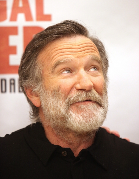 Photo Coverage: Robin Williams & BENGAL TIGER AT THE BAGHDAD ZOO Meet the Press! Image
