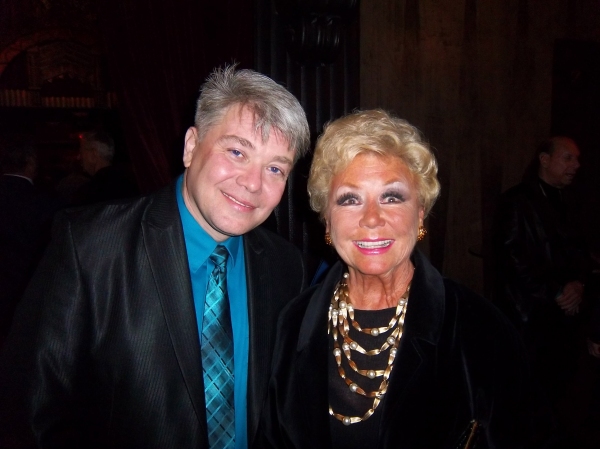 Photo Flash: Carol Channing Visits the Pantages Theatre Image