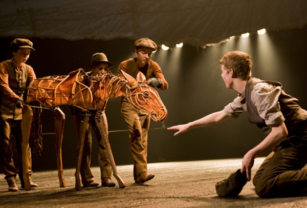 Photo Flash: WAR HORSE Welcomes New Cast Image