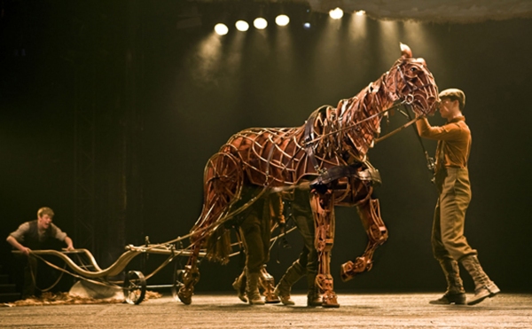 Photo Flash: WAR HORSE Welcomes New Cast 