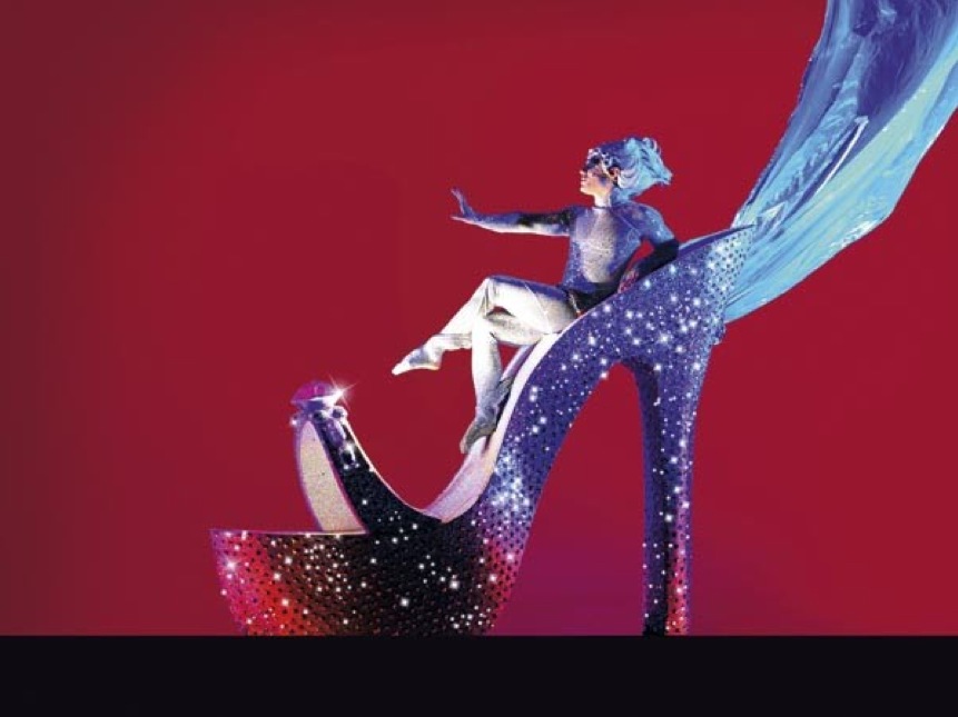 Photo Coverage: Manolo Blahnik Anoints Silver Stiletto Official PRISCILLA Shoe Image