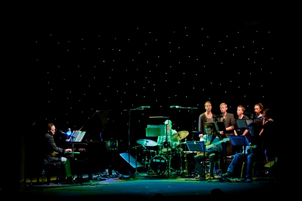 Photo Flash: Hadley Fraser, Rosalie Craig, et al. Sing Bobby Cronin Image