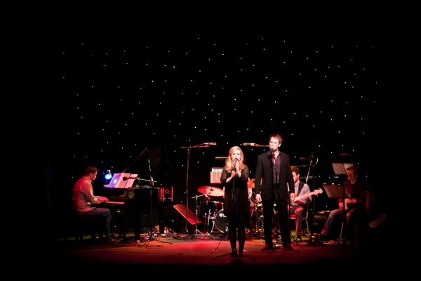 Photo Flash: Hadley Fraser, Rosalie Craig, et al. Sing Bobby Cronin Image