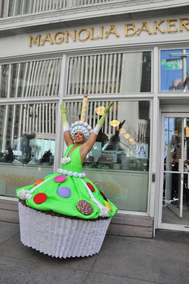 Photo Coverage: Magnolia Bakery Unveils 'The Priscilla Cupcake'! Image