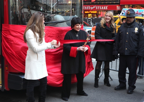 Photo Coverage: Gray Line's 'Ride Of Fame' Campaign Honors Liza Minnelli Image