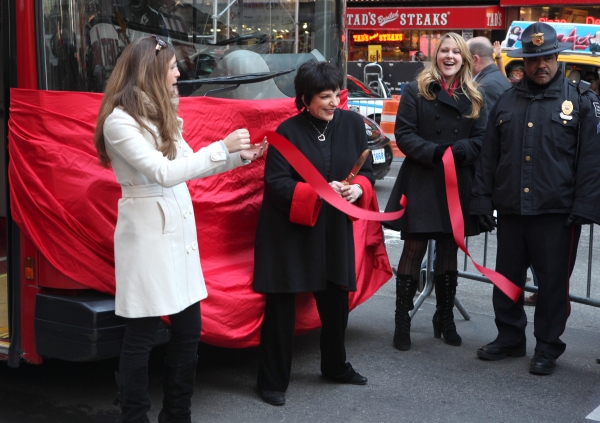 Photo Coverage: Gray Line's 'Ride Of Fame' Campaign Honors Liza Minnelli 