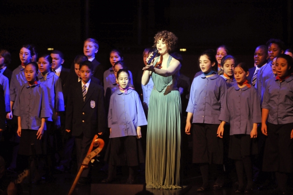 Photo Flash: Hugh Panaro & Janet Dacal Sing at 'Dreamer' Gala Image
