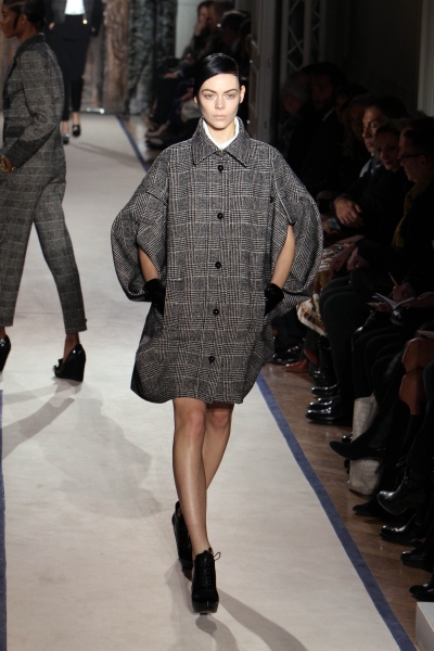 Photo Flash: Yves Saint Laurent at Paris Fashion Week Image