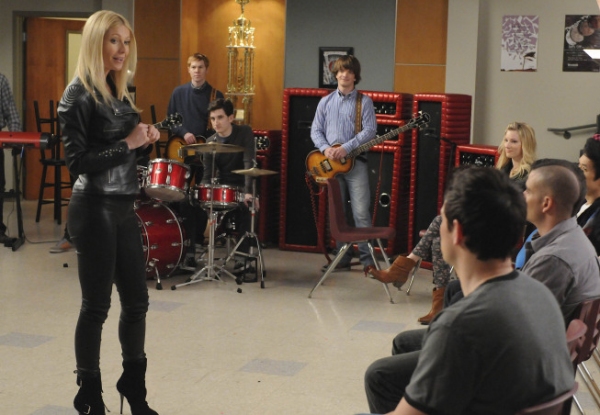 Photo Flash: Last Night on GLEE's 'Sexy' Episode Image