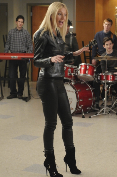 Photo Flash: Last Night on GLEE's 'Sexy' Episode Image