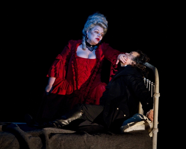 Dolora Zajick as the Countess and Vladimir Galouzine as Hermann in Tchaikovsky's "The Photo