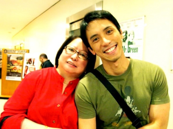 Photo Flash: NEXT TO NORMAL Manila Opening Night Image