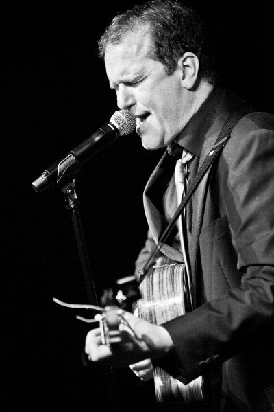 Photo Coverage: Douglas Hodge Opens at The Carlyle Image
