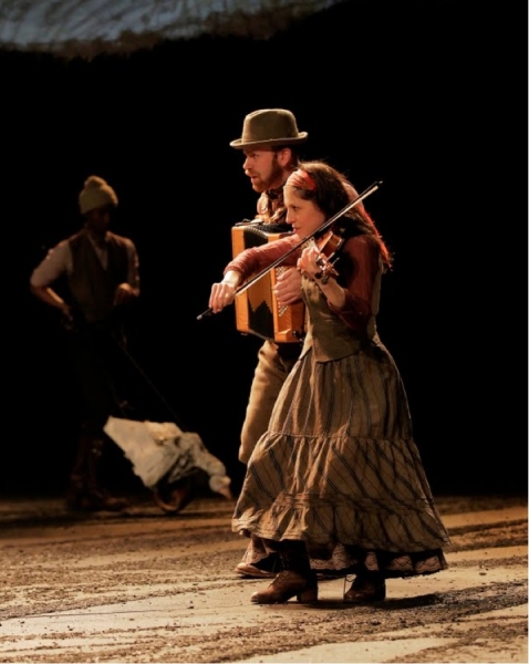 Photo Flash: WAR HORSE at LCT - First Production Shots Image