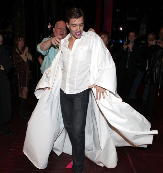 Photo Coverage: PRISCILLA QUEEN OF THE DESERT - Gypsy Robe Ceremony! Image
